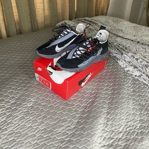 Nike ISPA React Low Black/Gunsmoke-Metallic Silver